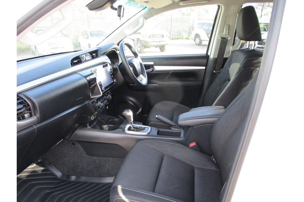 2023 Toyota Hilux SR5 GUN126R 4X4