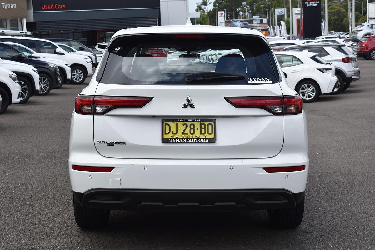 2023 Mitsubishi Outlander ES ZM