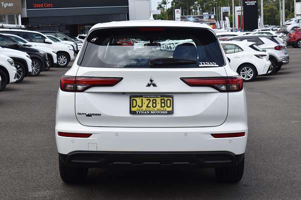 2023 Mitsubishi Outlander ES ZM