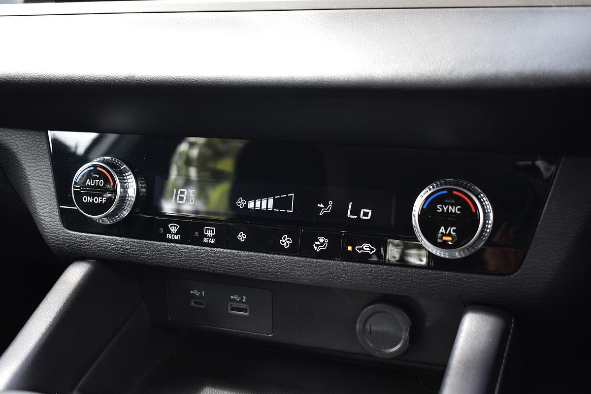 2023 Mitsubishi Outlander ES ZM