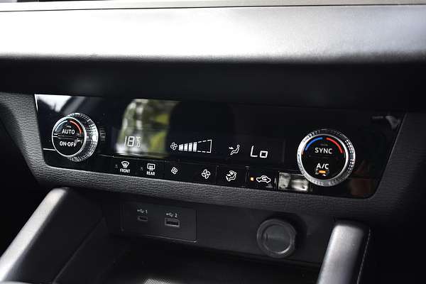 2023 Mitsubishi Outlander ES ZM