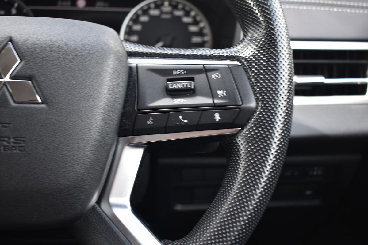 2023 Mitsubishi Outlander ES ZM