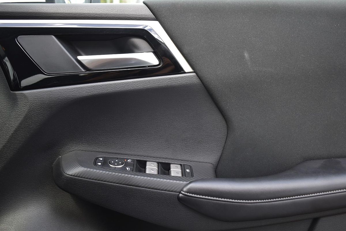 2023 Mitsubishi Outlander ES ZM