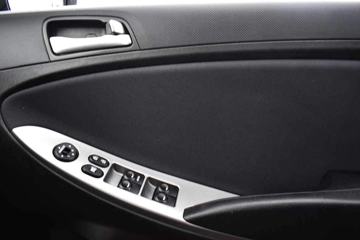 2018 Hyundai Accent Sport RB6