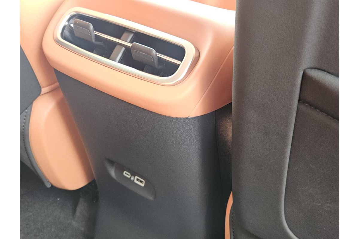 2024 Leapmotor C10 Design B11