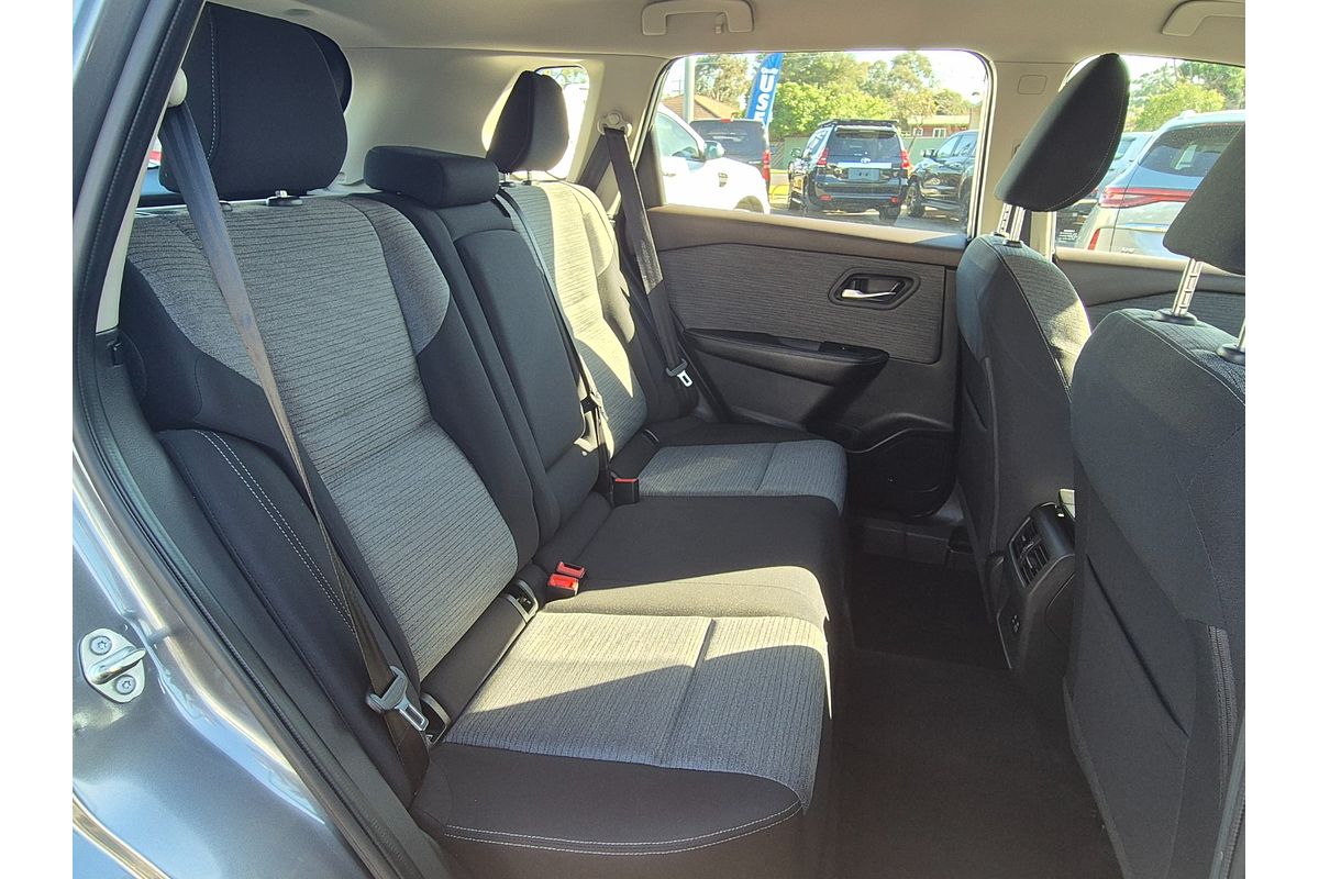 2024 Nissan X-TRAIL ST T33