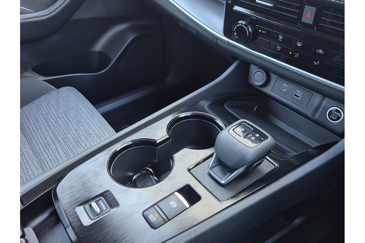 2024 Nissan X-TRAIL ST T33