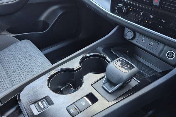 2024 Nissan X-TRAIL ST T33