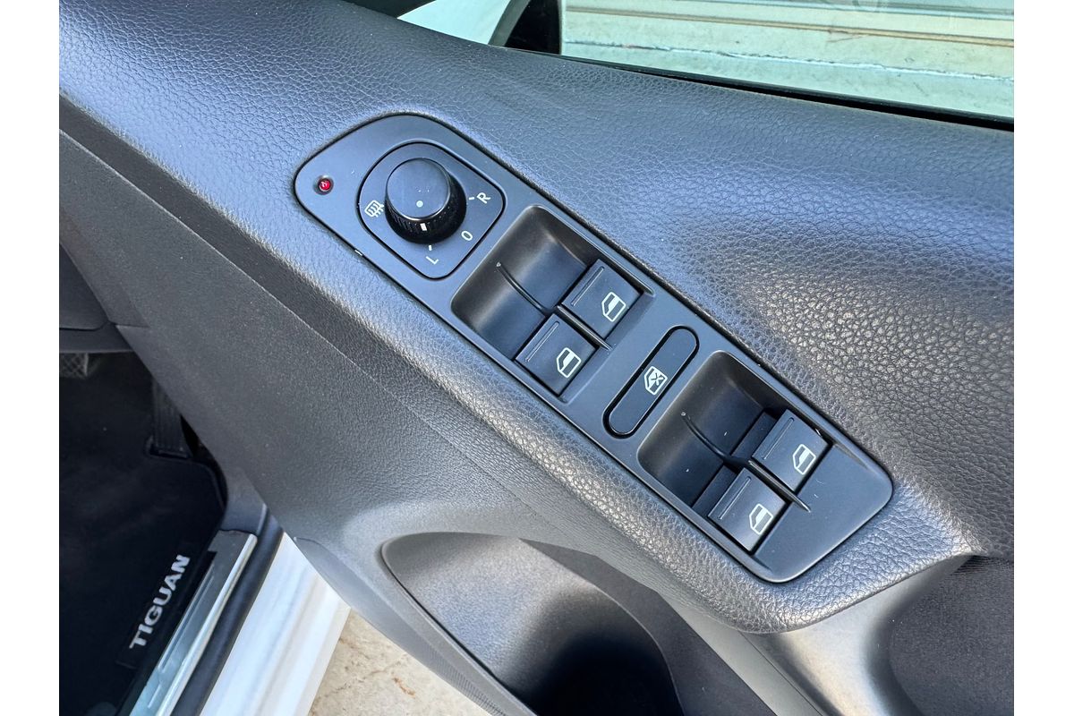 2011 Volkswagen Tiguan 103TDI 5N