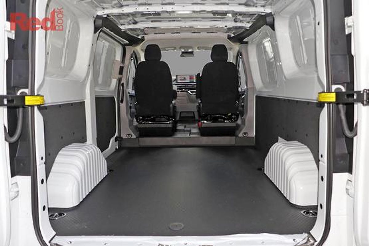 2025 LDV Deliver 7 SWB