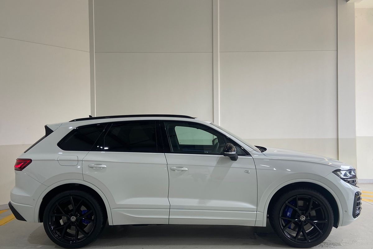 2024 Volkswagen Touareg R RC
