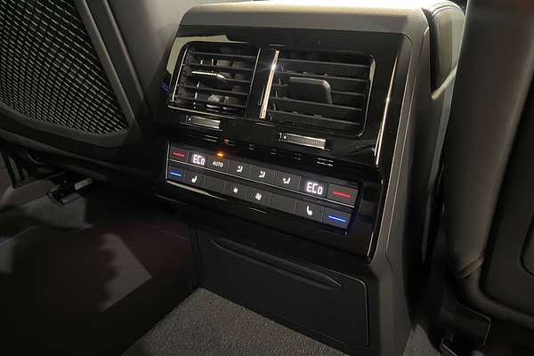 2024 Volkswagen Touareg R RC