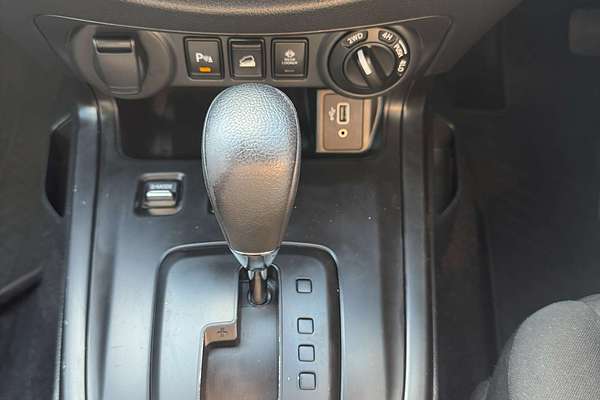 2023 Nissan Navara ST D23 4X4