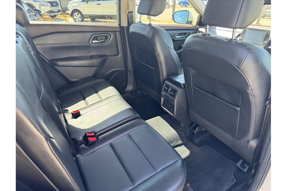 2022 Nissan X-TRAIL ST-L T33