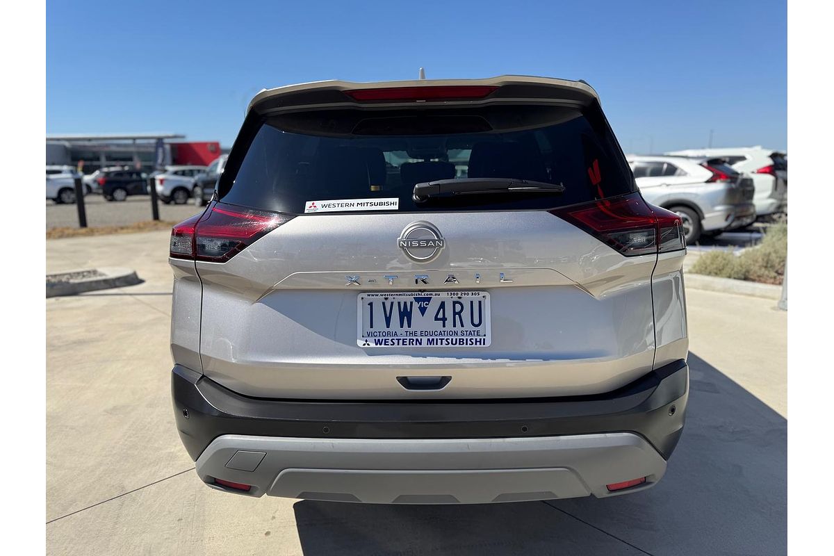 2022 Nissan X-TRAIL ST-L T33