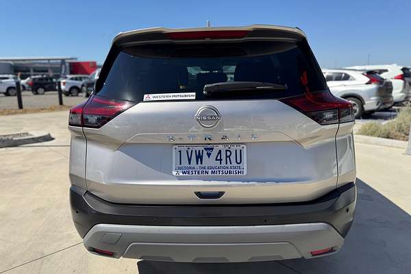 2022 Nissan X-TRAIL ST-L T33