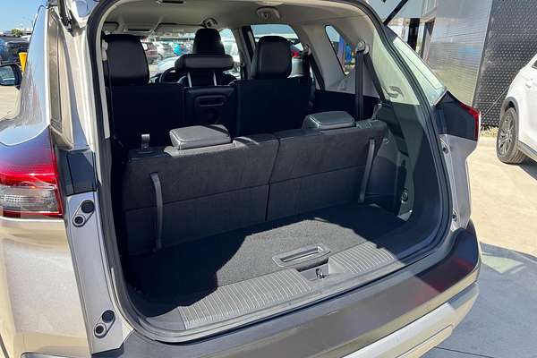 2022 Nissan X-TRAIL ST-L T33