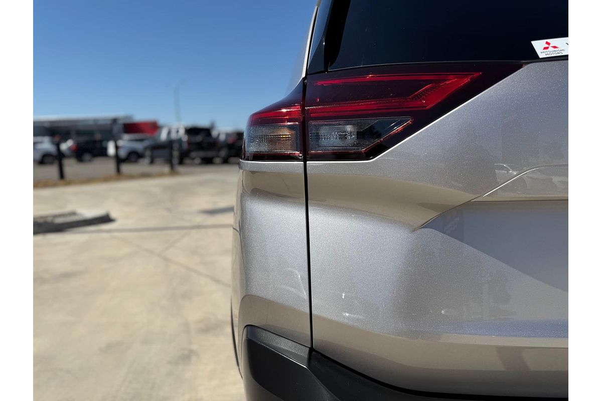 2022 Nissan X-TRAIL ST-L T33