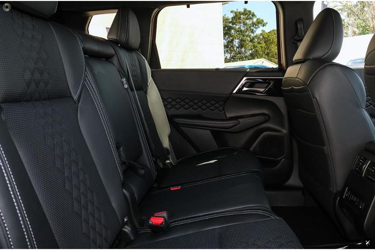 2024 Mitsubishi Outlander PHEV GSR ZM