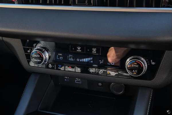2024 Mitsubishi Outlander PHEV GSR ZM