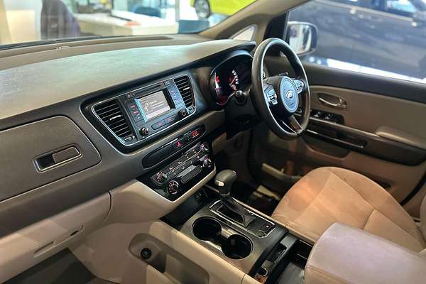 2017 Kia Carnival S YP