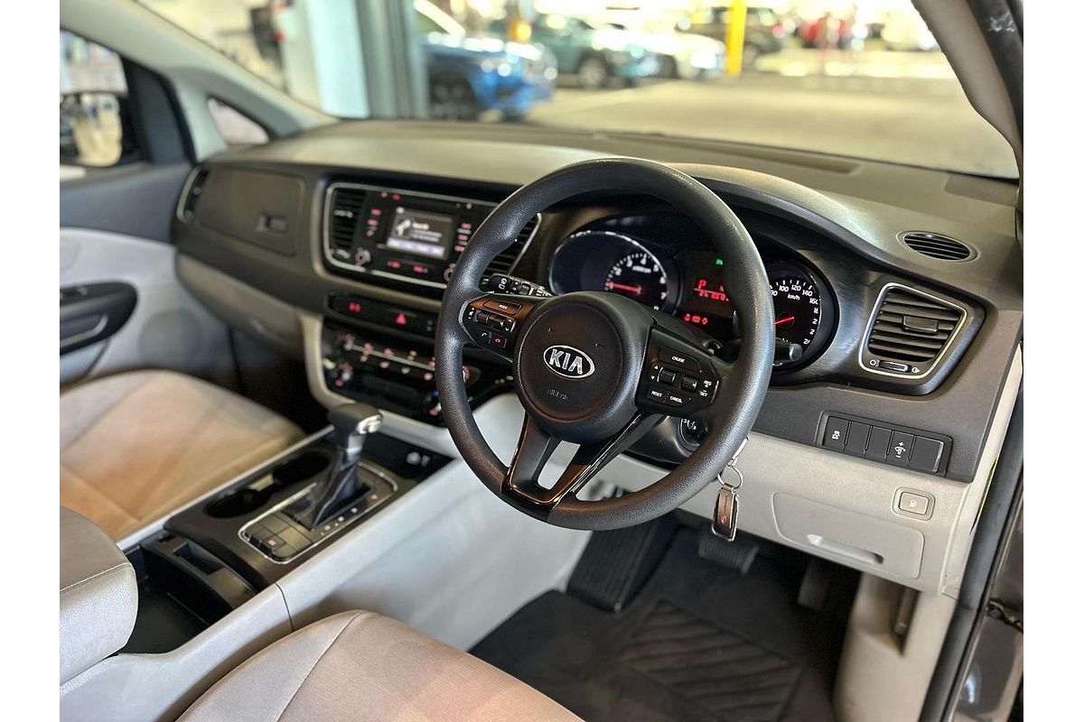 2017 Kia Carnival S YP