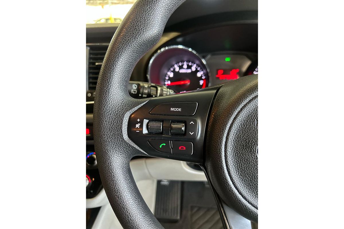 2017 Kia Carnival S YP