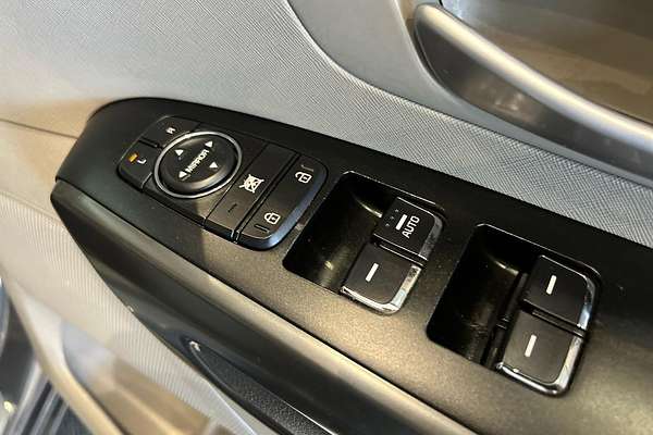 2017 Kia Carnival S YP