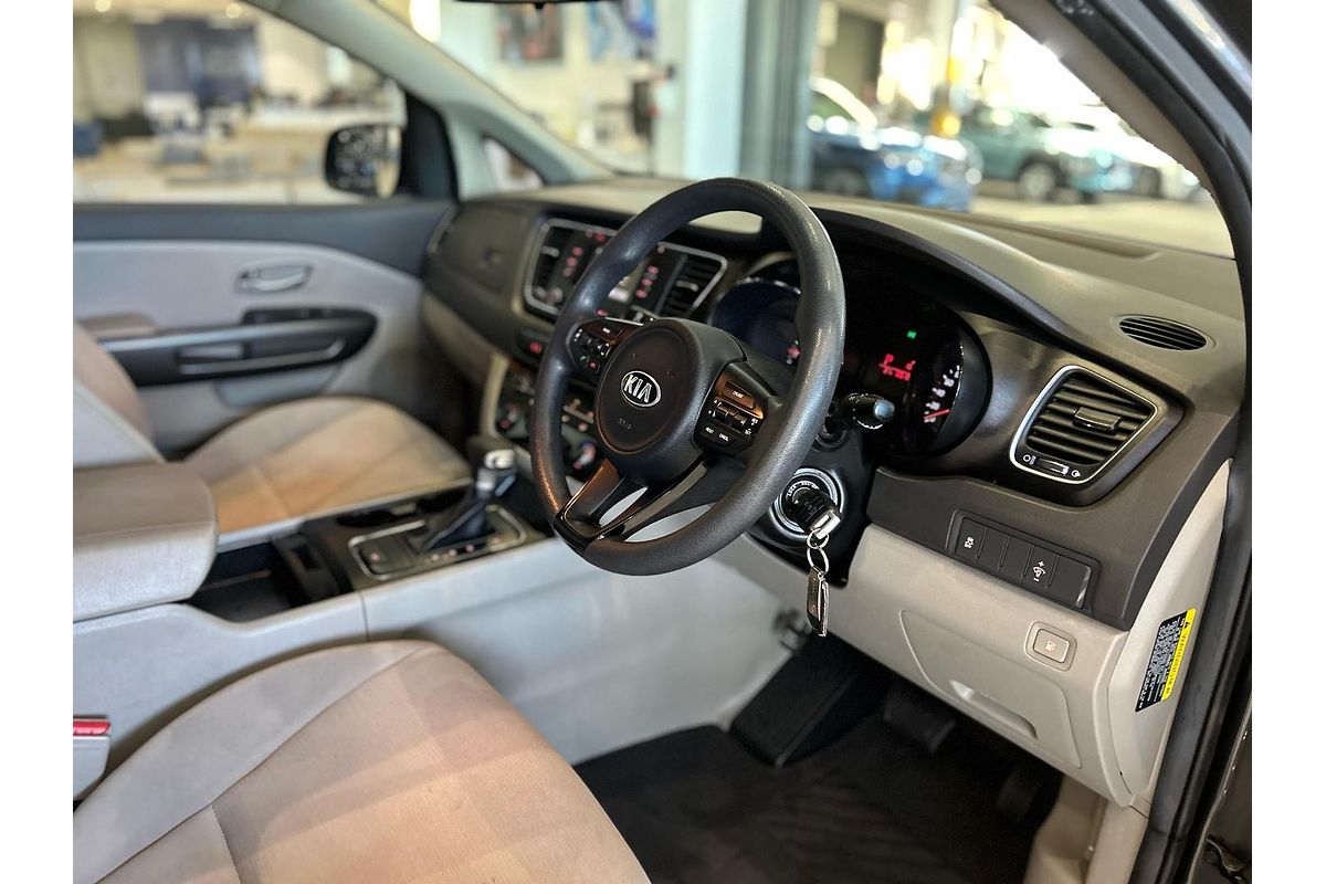 2017 Kia Carnival S YP