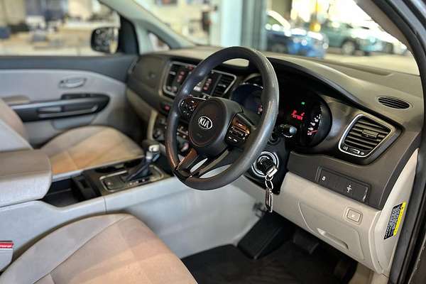 2017 Kia Carnival S YP