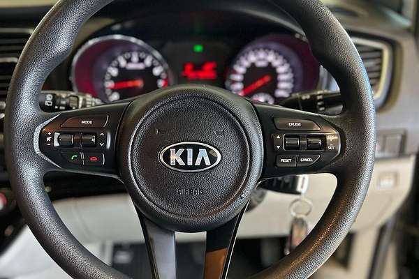2017 Kia Carnival S YP
