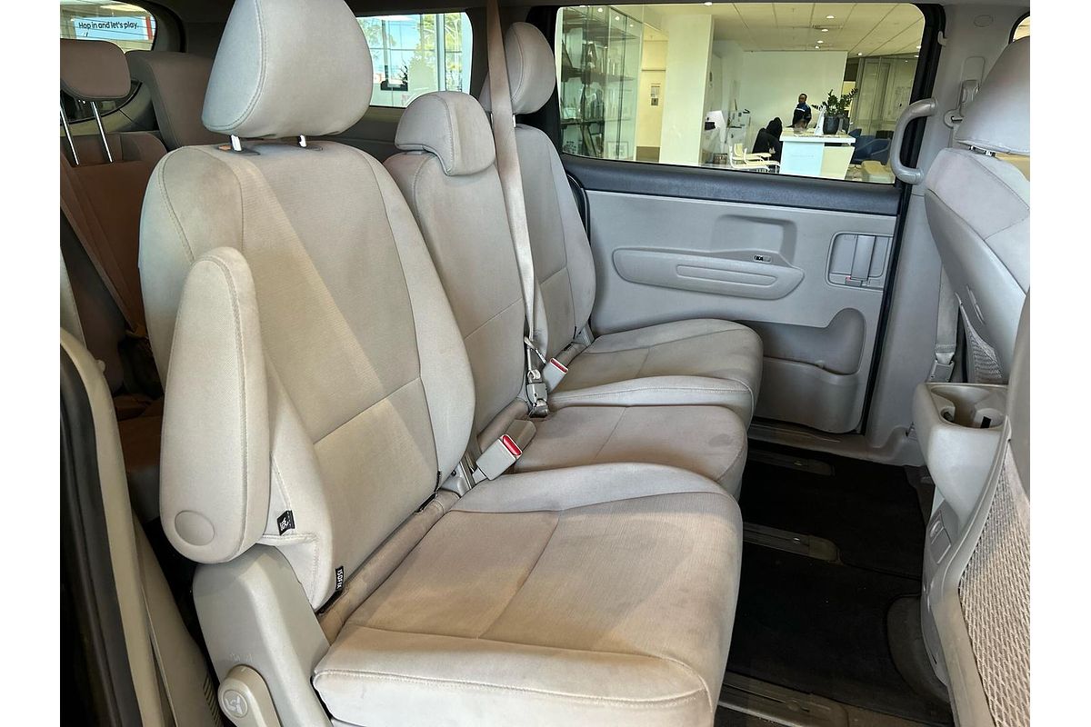 2017 Kia Carnival S YP