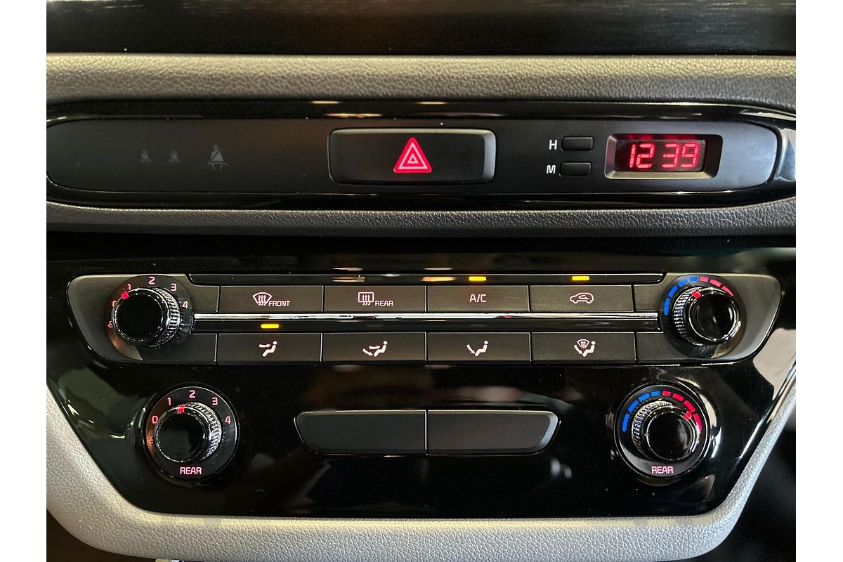 2017 Kia Carnival S YP