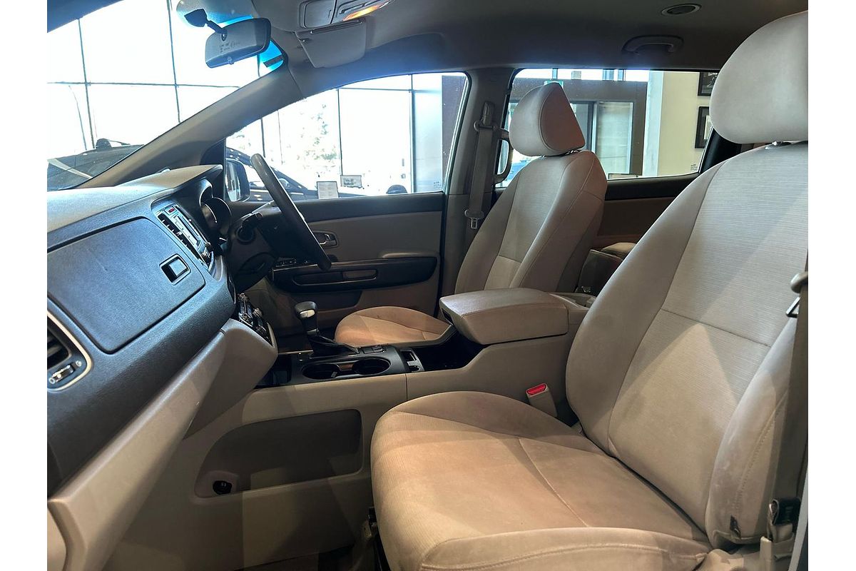 2017 Kia Carnival S YP