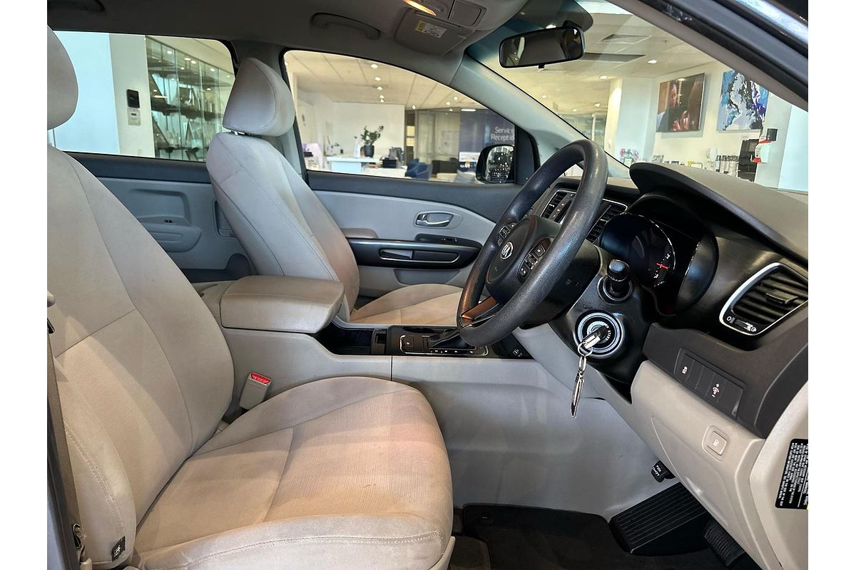 2017 Kia Carnival S YP