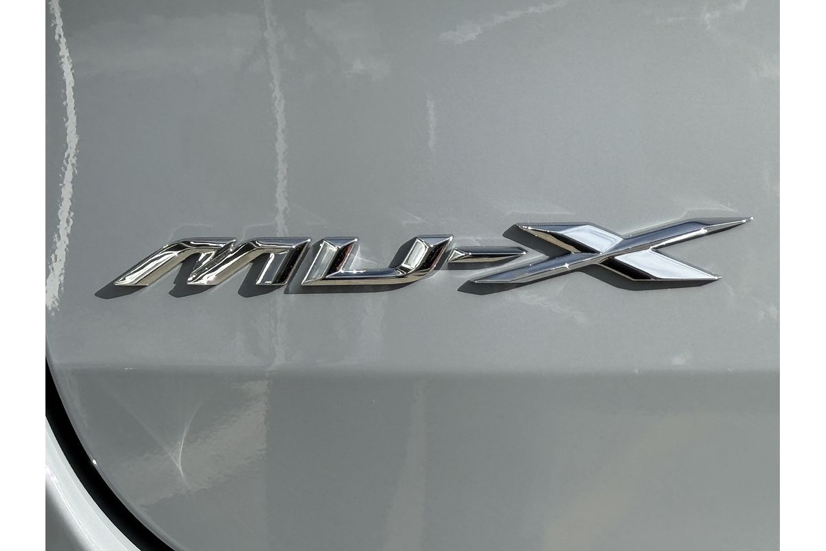 2025 Isuzu MU-X X-TERRAIN