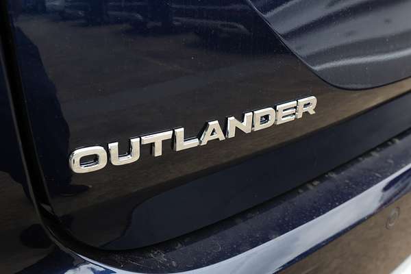 2024 Mitsubishi Outlander Exceed ZM