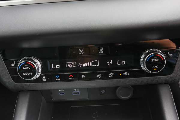 2024 Mitsubishi Outlander Exceed ZM