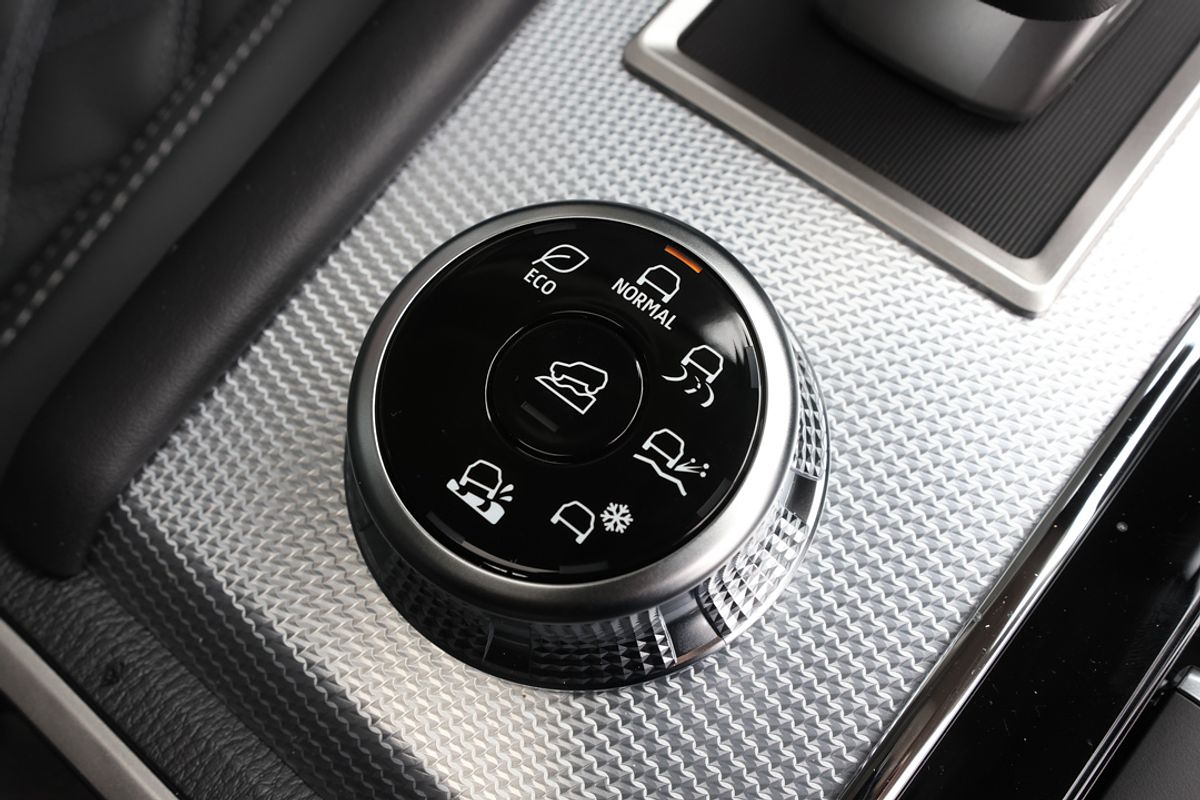 2024 Mitsubishi Outlander Exceed ZM