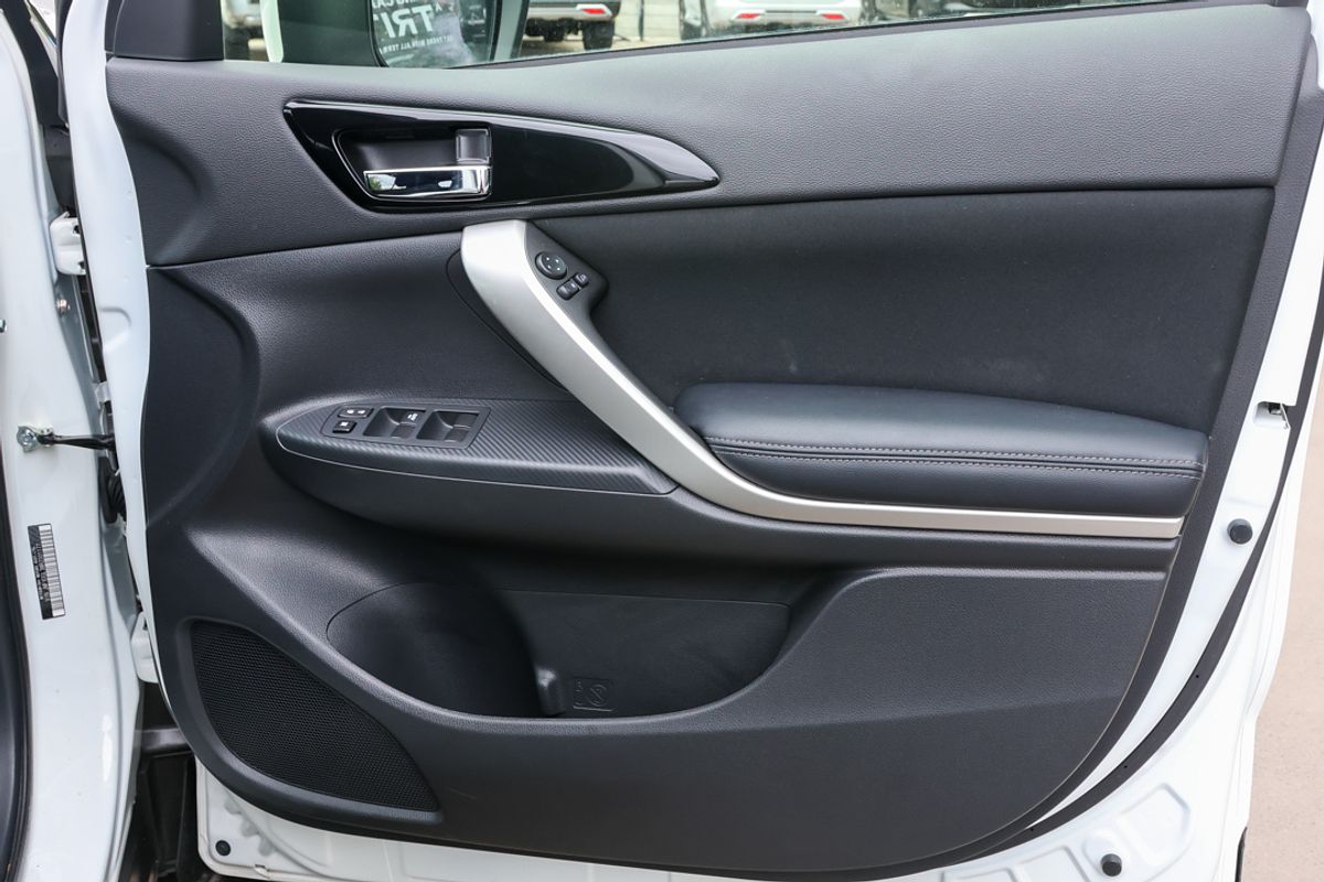 2024 Mitsubishi Eclipse Cross PHEV ES YB