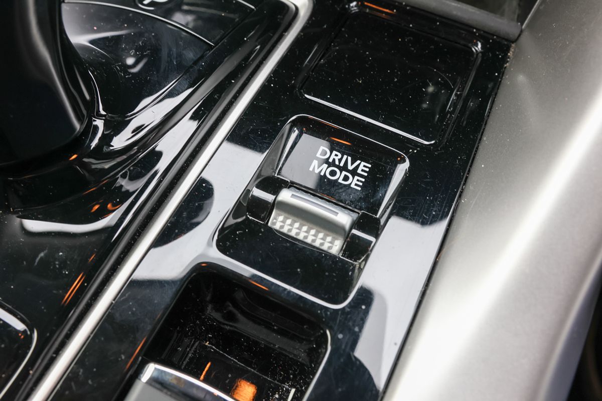 2024 Mitsubishi Eclipse Cross PHEV ES YB