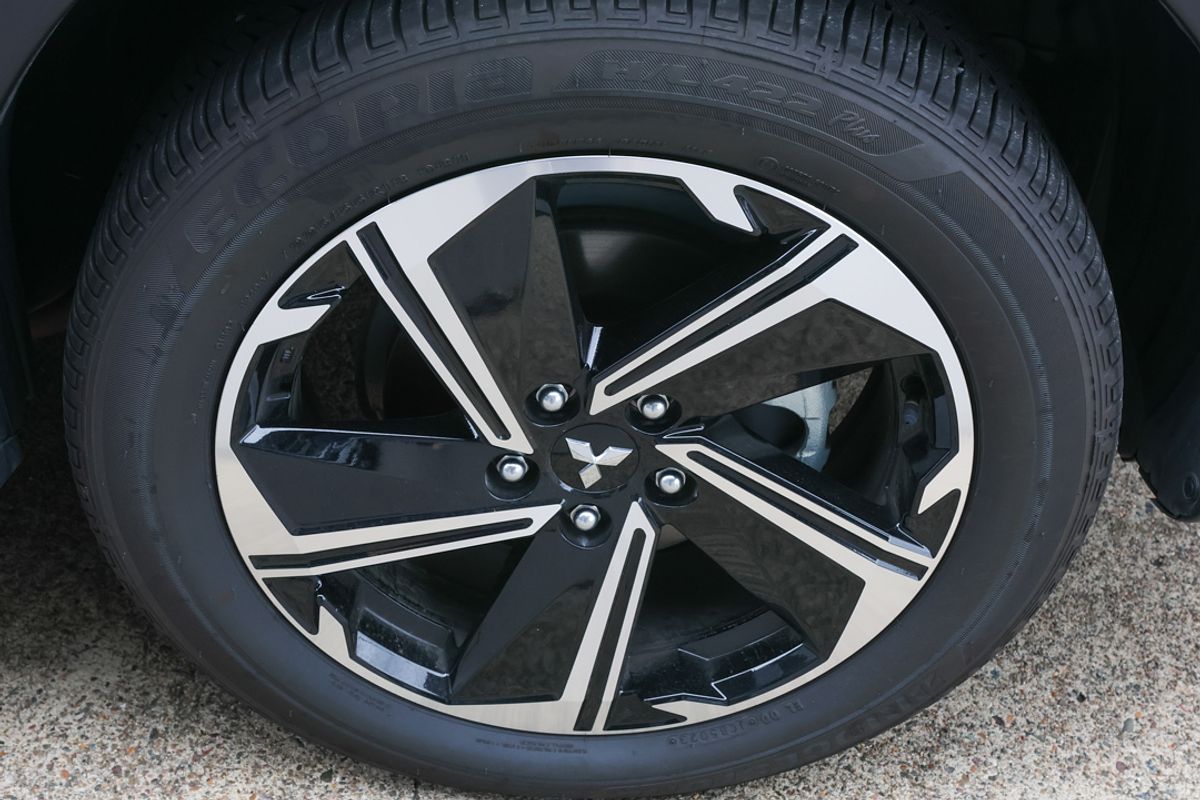 2024 Mitsubishi Eclipse Cross PHEV ES YB