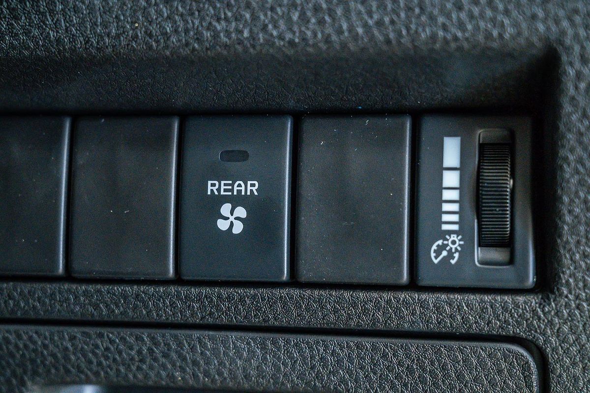 2025 Isuzu MU-X LS-M