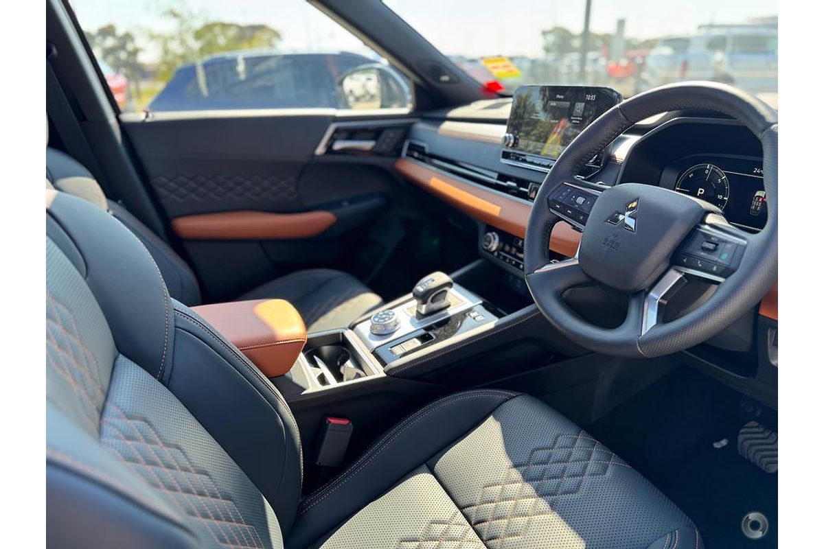 2024 Mitsubishi Outlander PHEV Exceed Tourer ZM