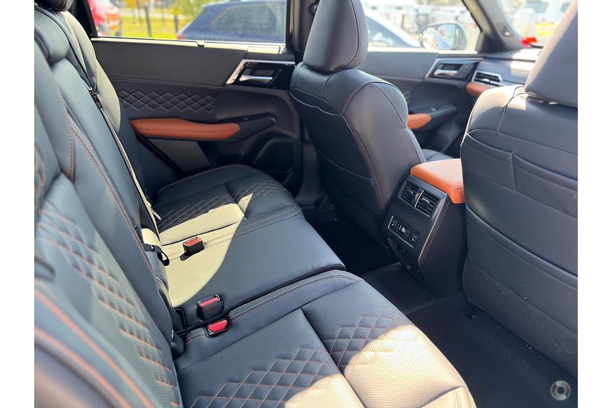 2024 Mitsubishi Outlander PHEV Exceed Tourer ZM