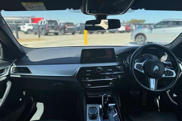 2018 BMW 5 Series 520i M Sport G30