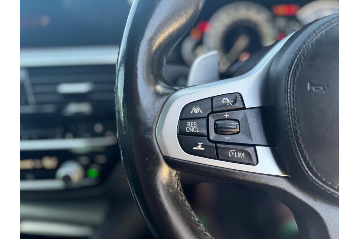 2018 BMW 5 Series 520i M Sport G30