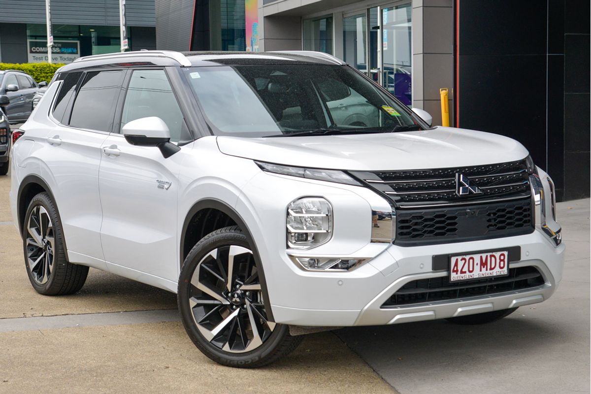 2024 Mitsubishi Outlander PHEV Exceed Tourer ZM