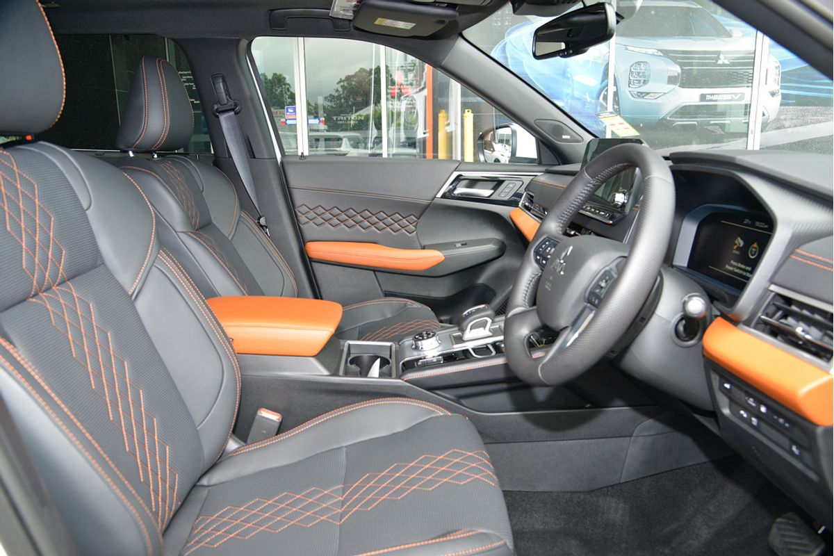 2024 Mitsubishi Outlander PHEV Exceed Tourer ZM