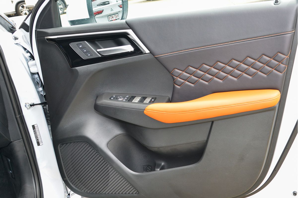 2024 Mitsubishi Outlander PHEV Exceed Tourer ZM